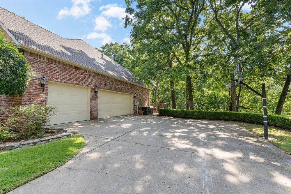 402 E 119th Street S Jenks, OK 74037