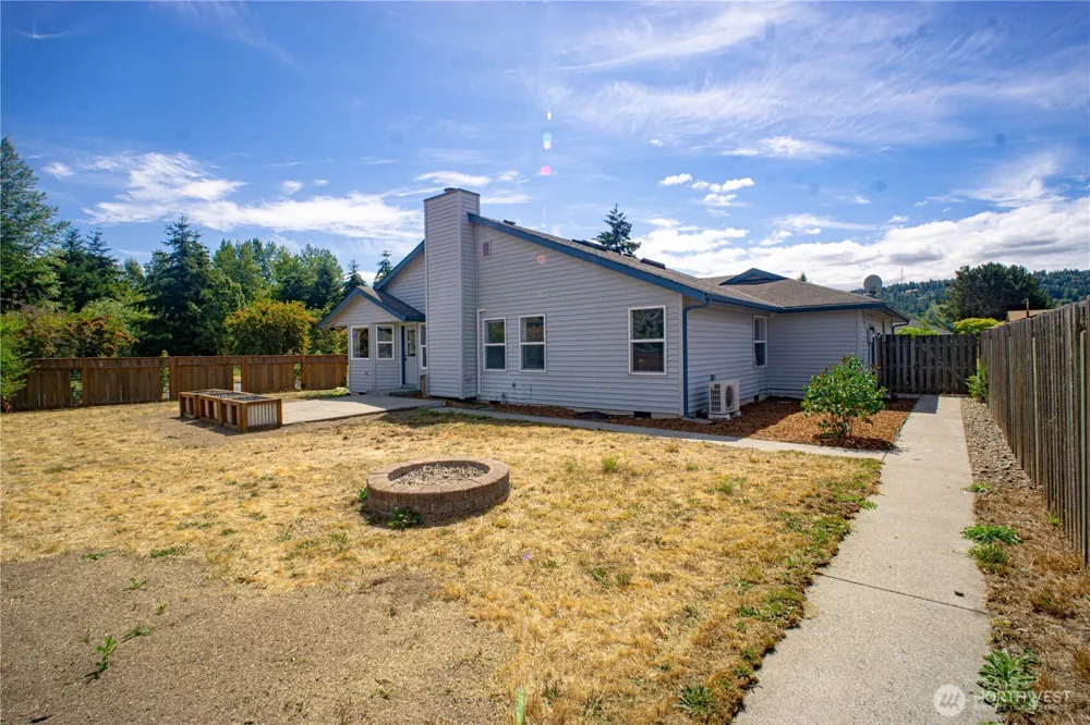 972 E Spruce Street Sequim, WA 98382