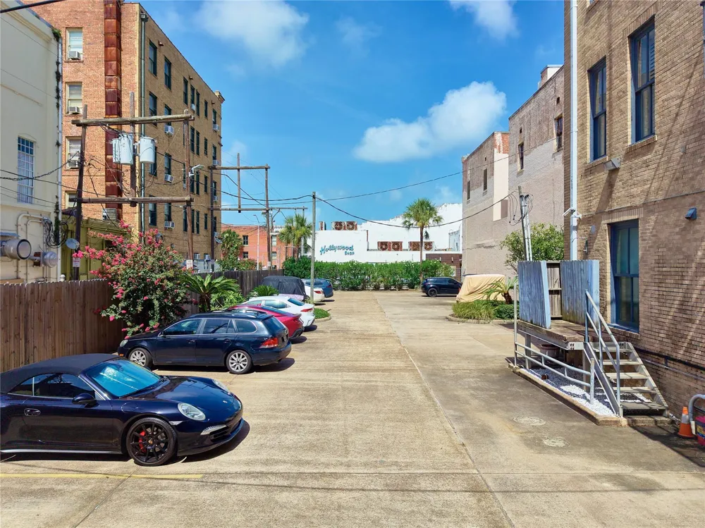 2116 Church Street #3B Galveston, TX 77550