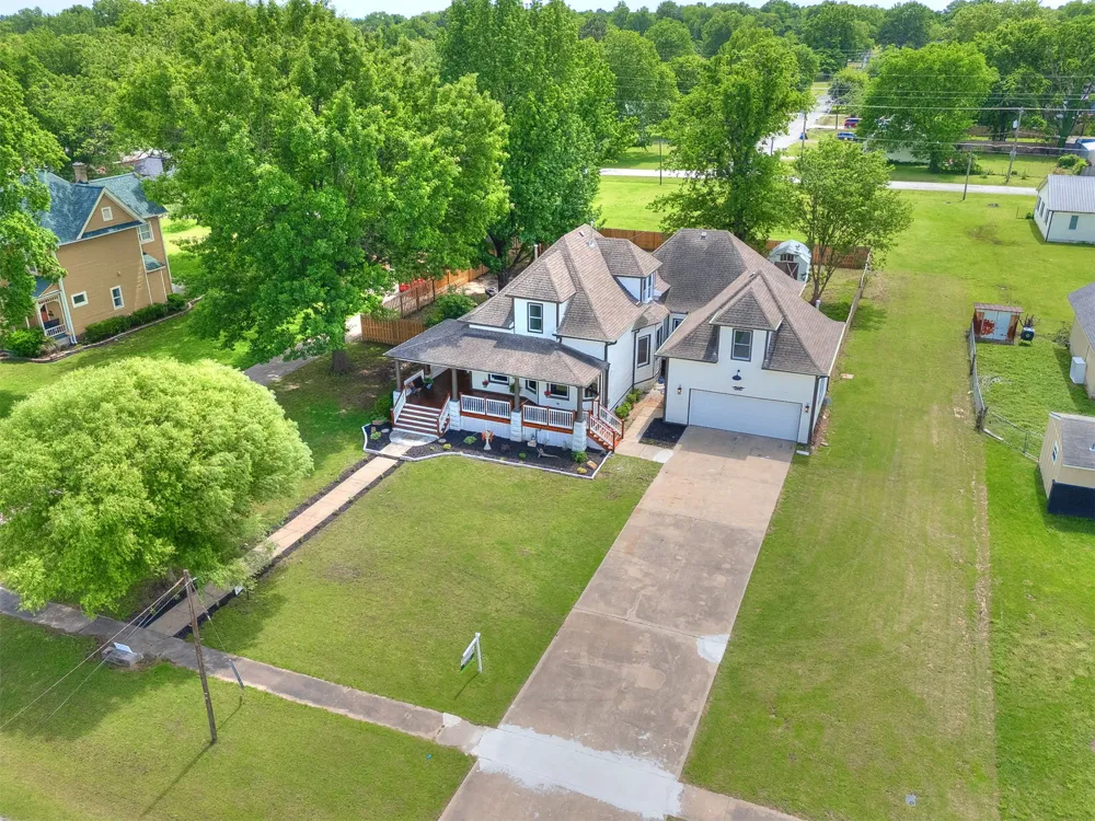 908 SE 3rd Street Wagoner, OK 74477
