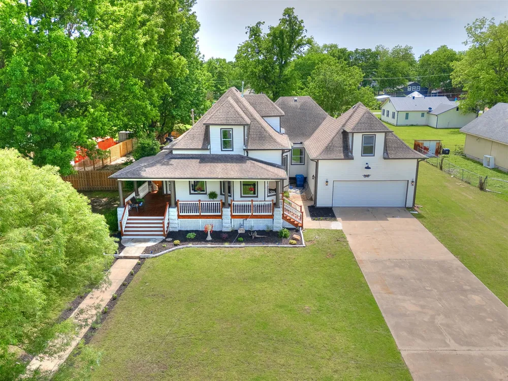 908 SE 3rd Street Wagoner, OK 74477