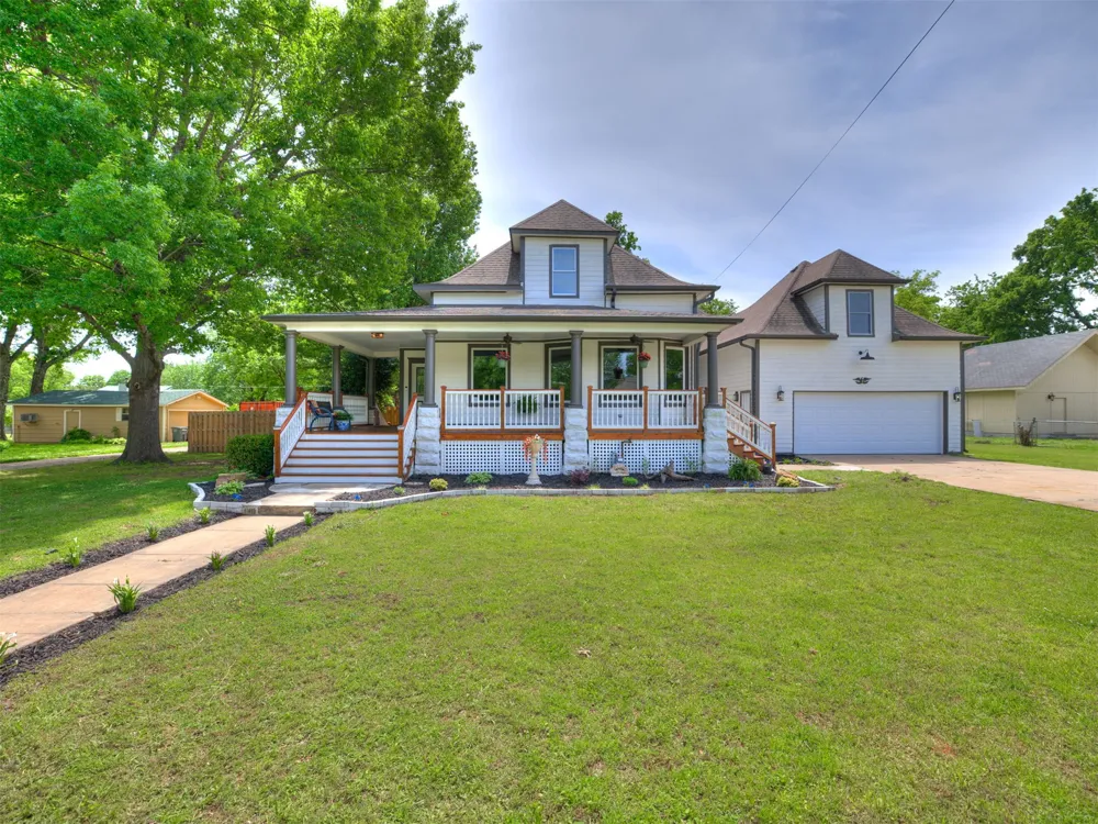 908 SE 3rd Street Wagoner, OK 74477