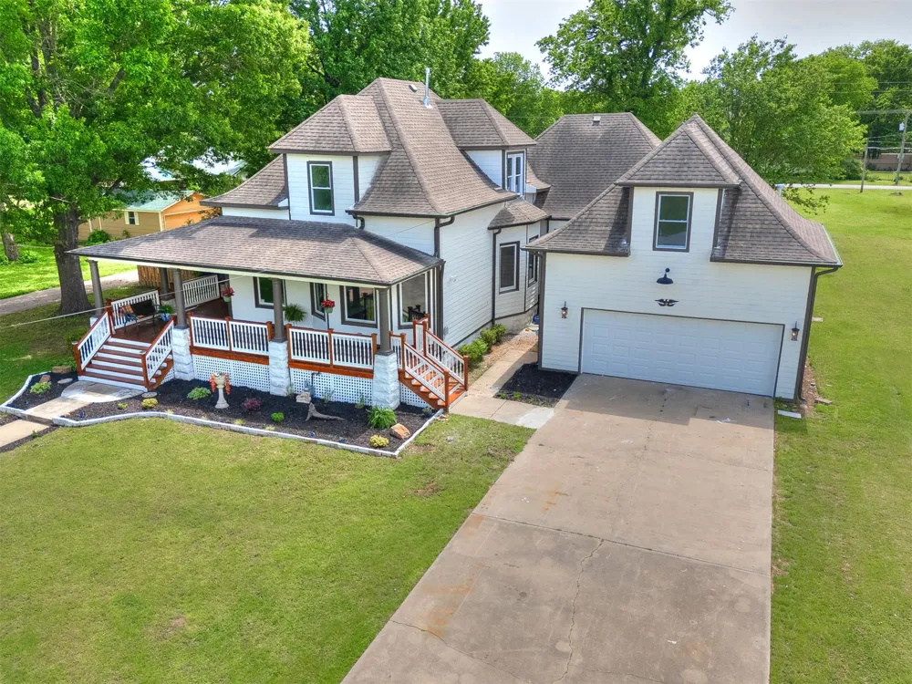 908 SE 3rd Street Wagoner, OK 74477