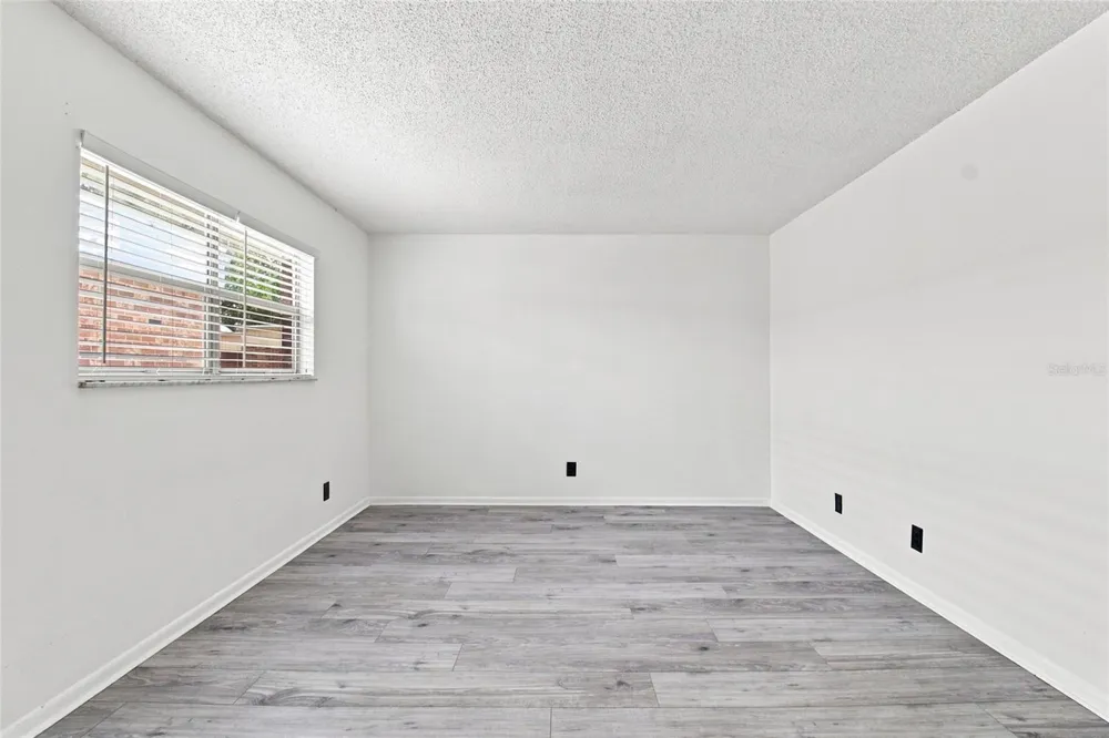10415 CARROLLBROOK CIRCLE #207 Tampa, FL 33618