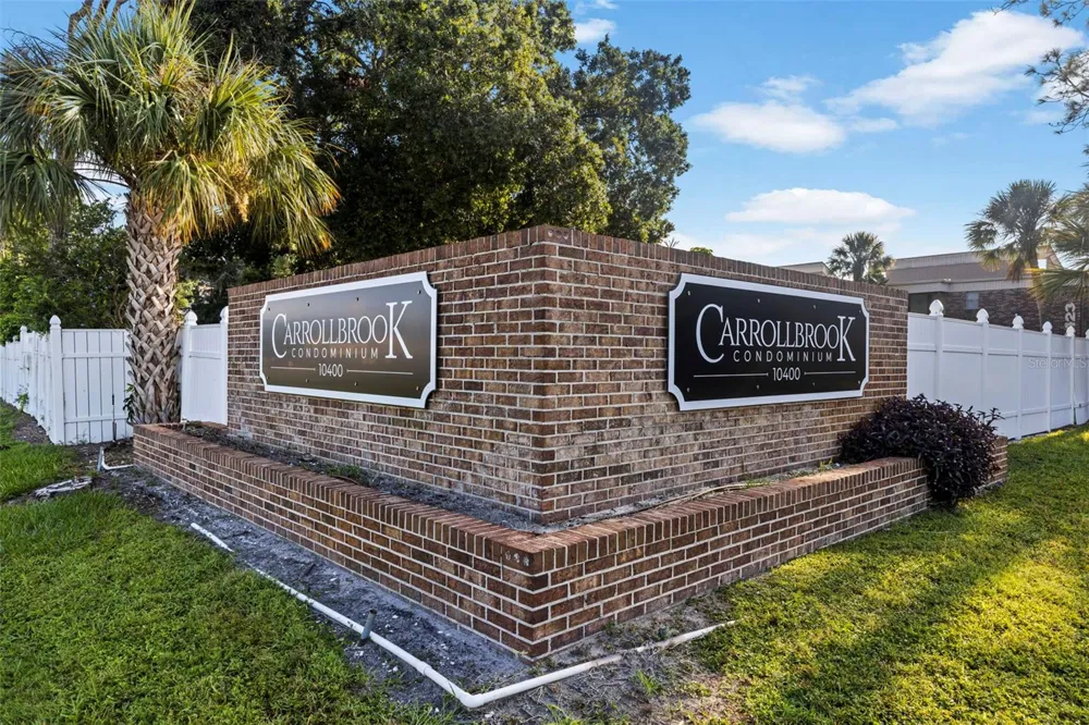 10415 CARROLLBROOK CIRCLE #207 Tampa, FL 33618