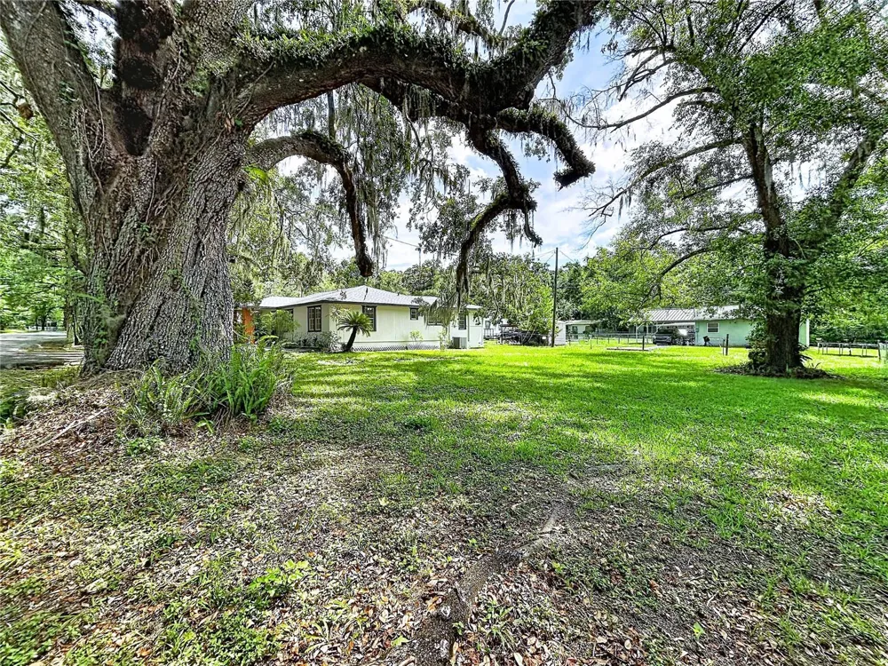 524 EAST AVENUE Brooksville, FL 34601