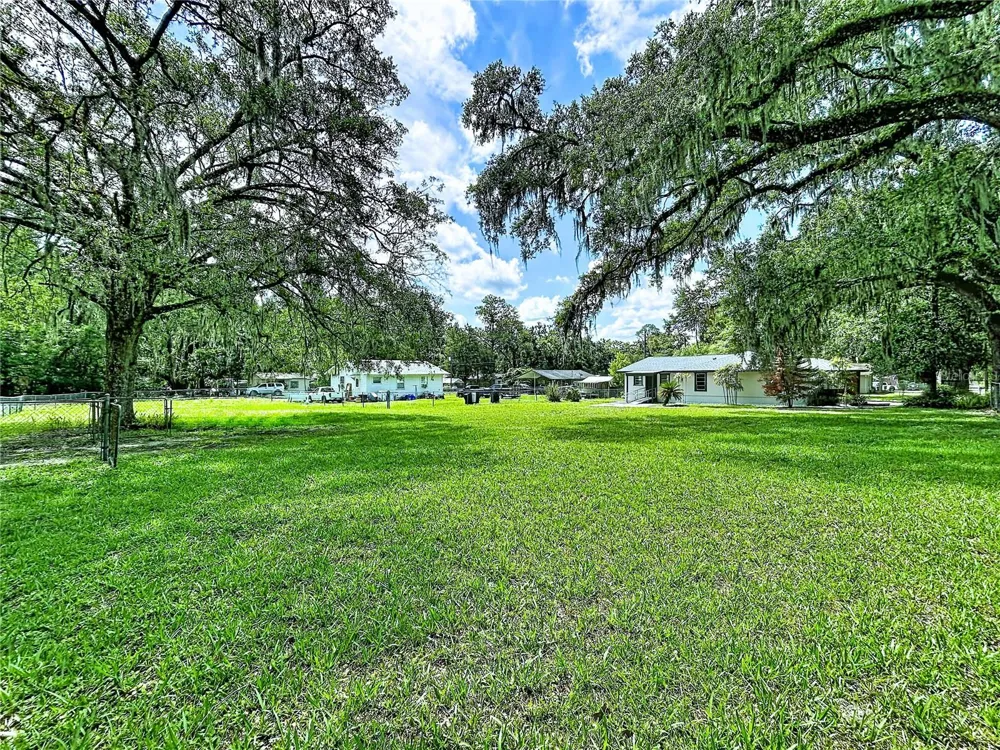 524 EAST AVENUE Brooksville, FL 34601