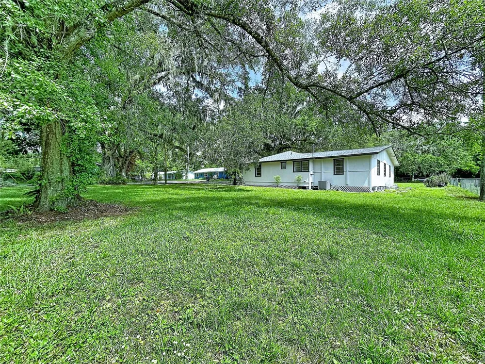 524 EAST AVENUE Brooksville, FL 34601