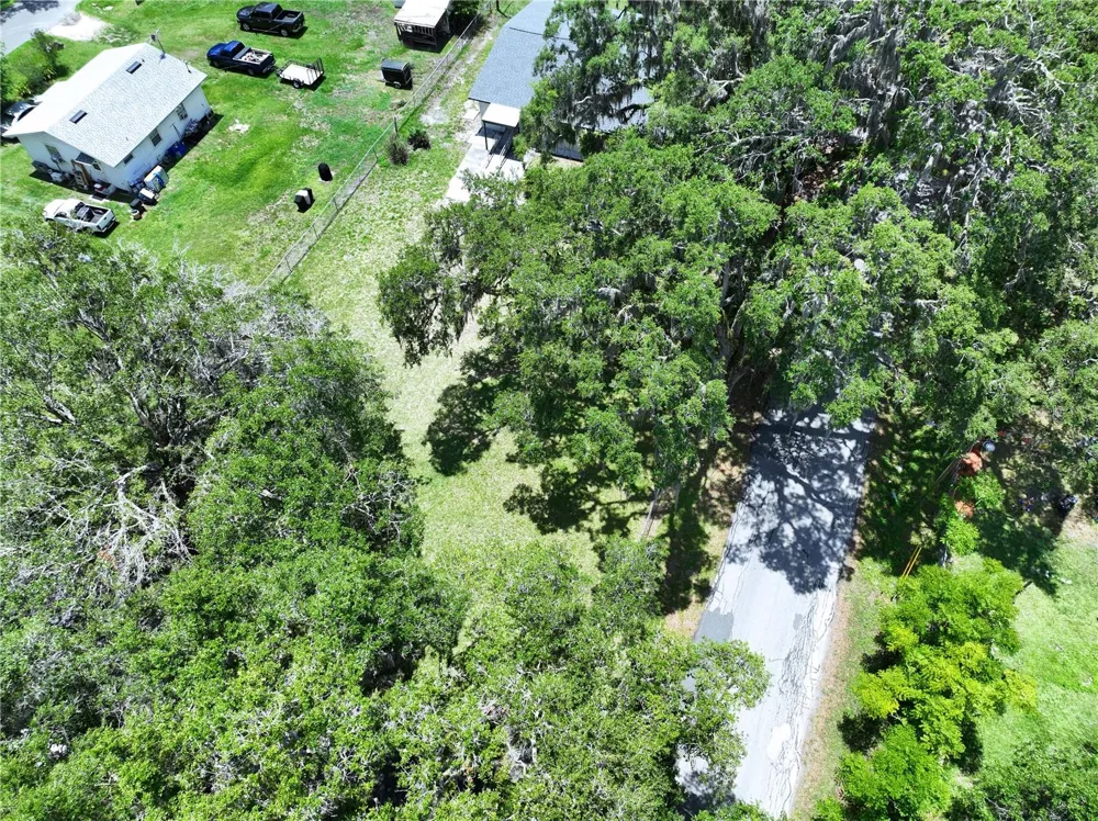 524 EAST AVENUE Brooksville, FL 34601