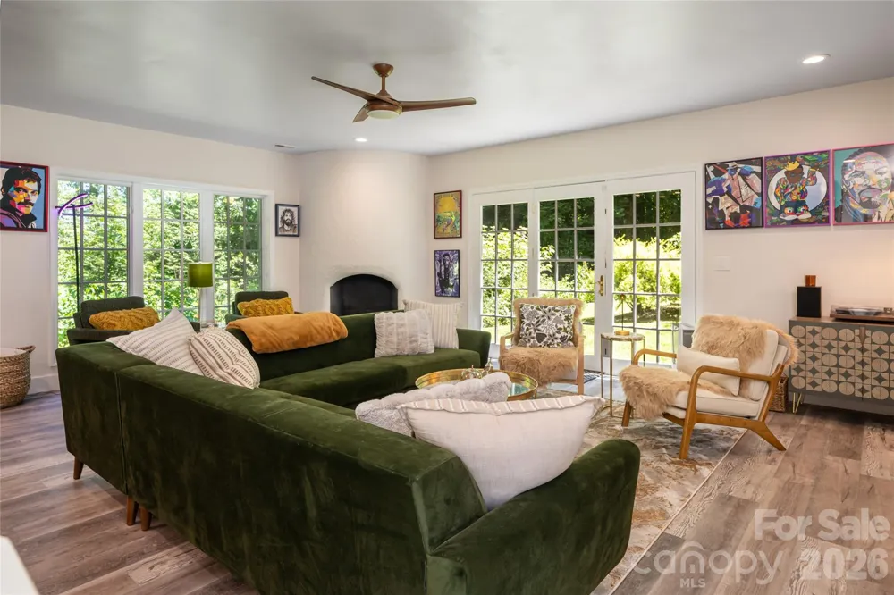 2511 Kanuga Road Hendersonville, NC 28739