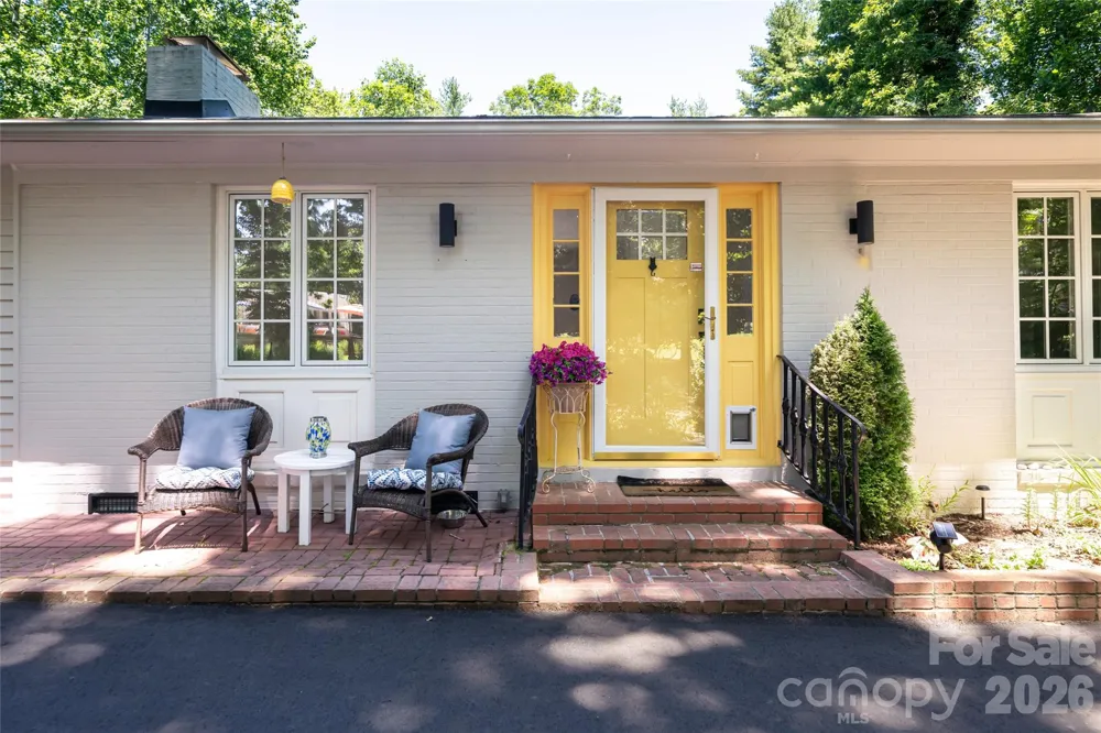 2511 Kanuga Road Hendersonville, NC 28739