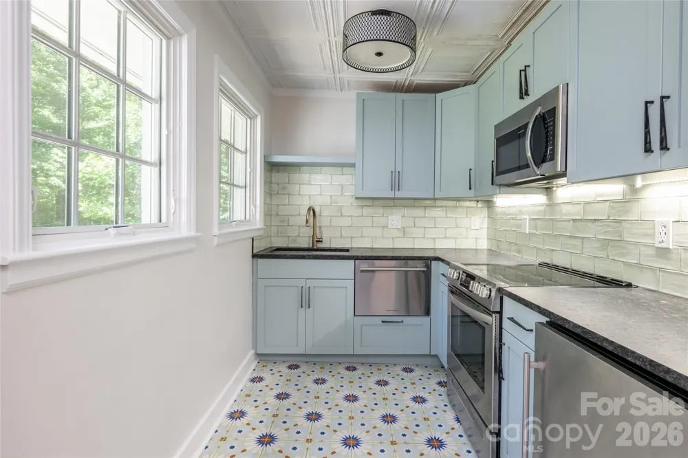 2511 Kanuga Road Hendersonville, NC 28739