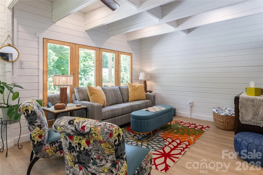 2511 Kanuga Road Hendersonville, NC 28739
