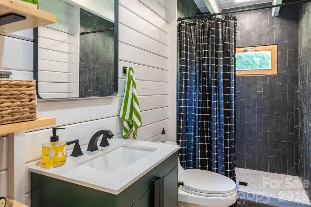 2511 Kanuga Road Hendersonville, NC 28739
