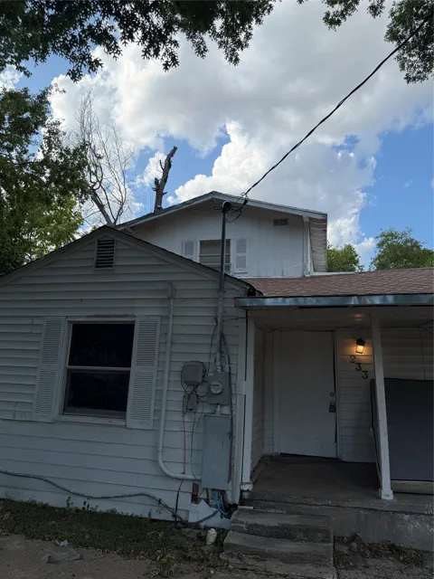 233 W Hammond Street