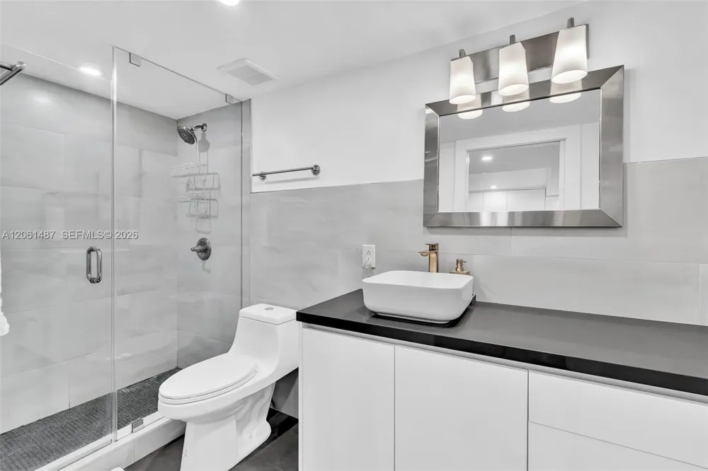 2301 E Collins Ave #1543 Miami Beach, FL 33139