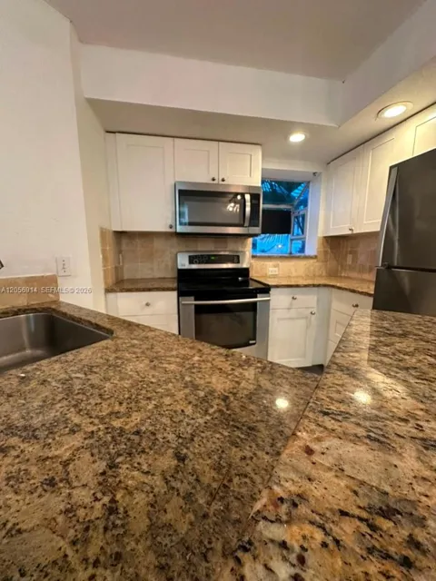 3330 Pinewalk Dr N #1611