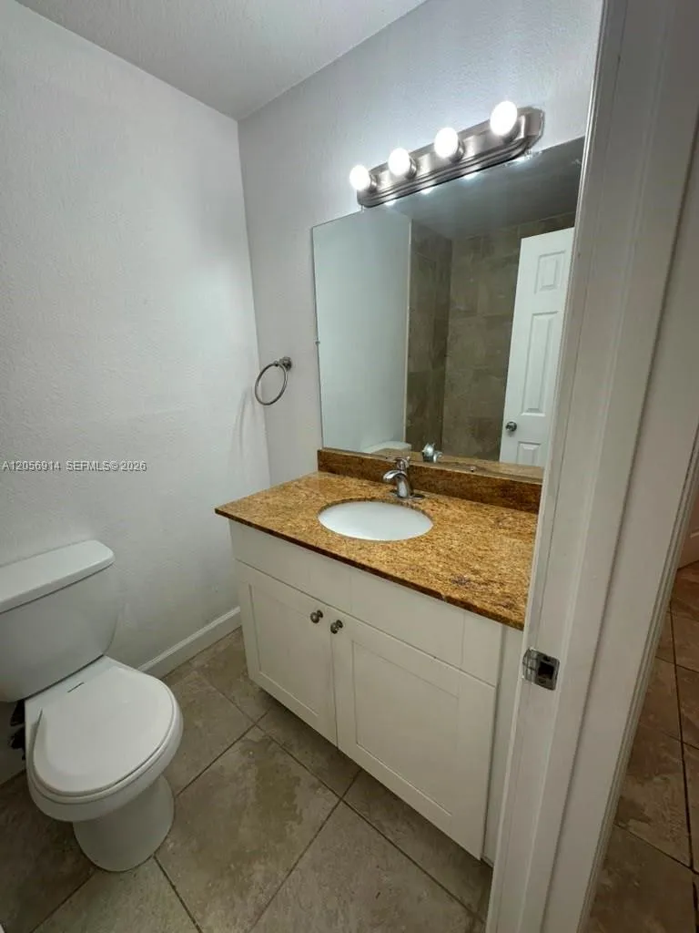 3330 Pinewalk Dr N #1611 Margate, FL 33063