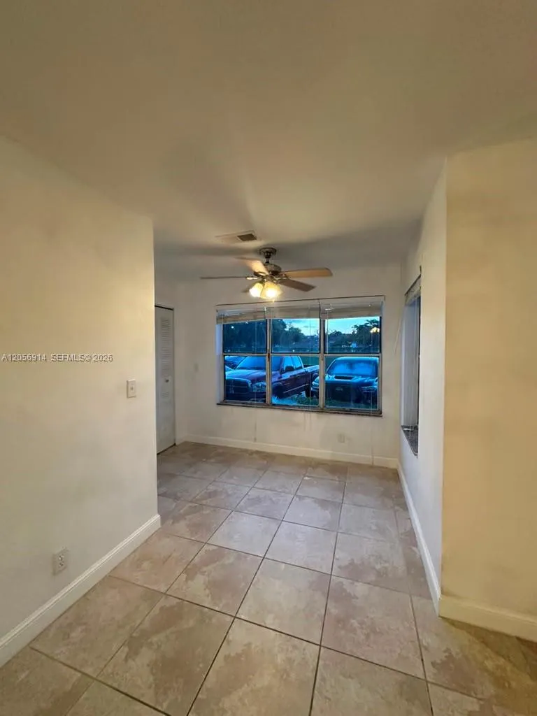 3330 Pinewalk Dr N #1611 Margate, FL 33063
