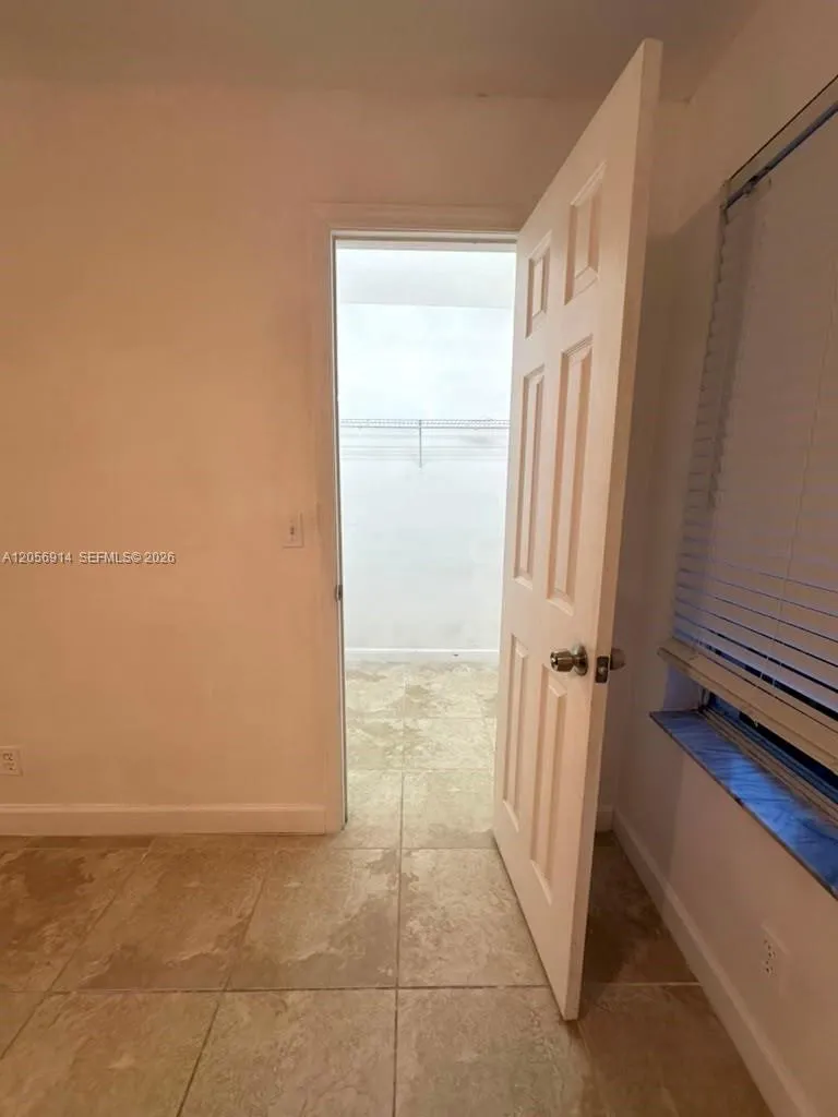 3330 Pinewalk Dr N #1611 Margate, FL 33063