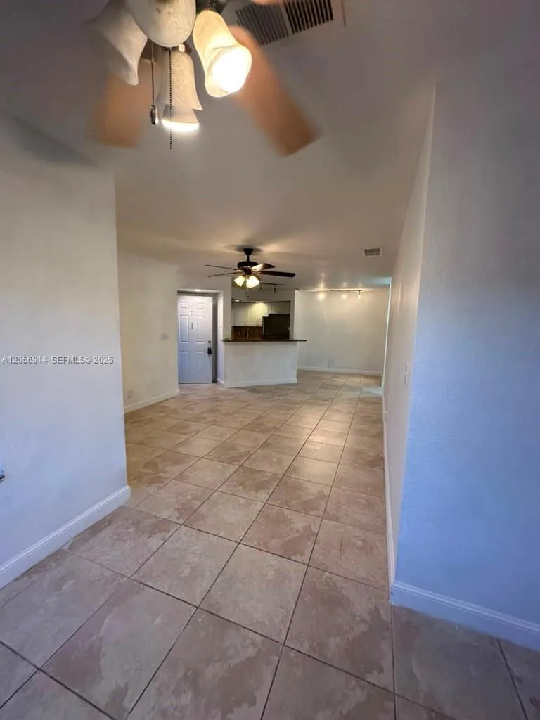 3330 Pinewalk Dr N #1611 Margate, FL 33063