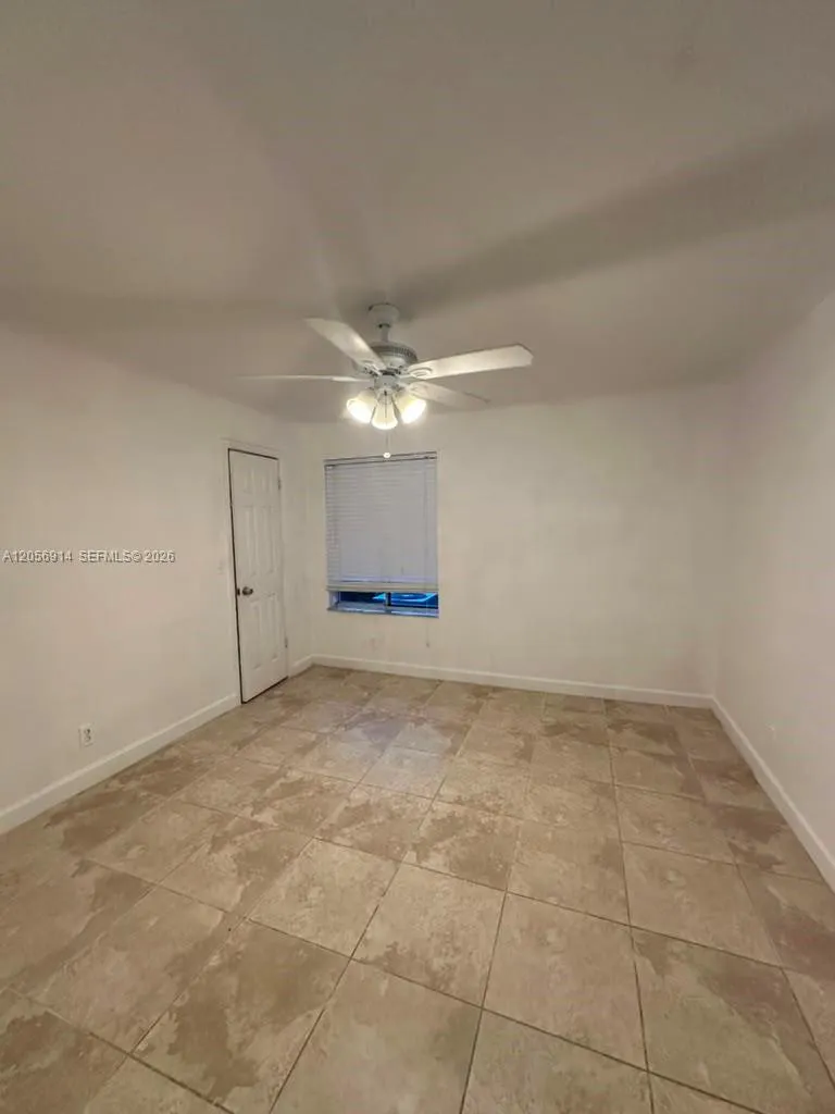 3330 Pinewalk Dr N #1611 Margate, FL 33063