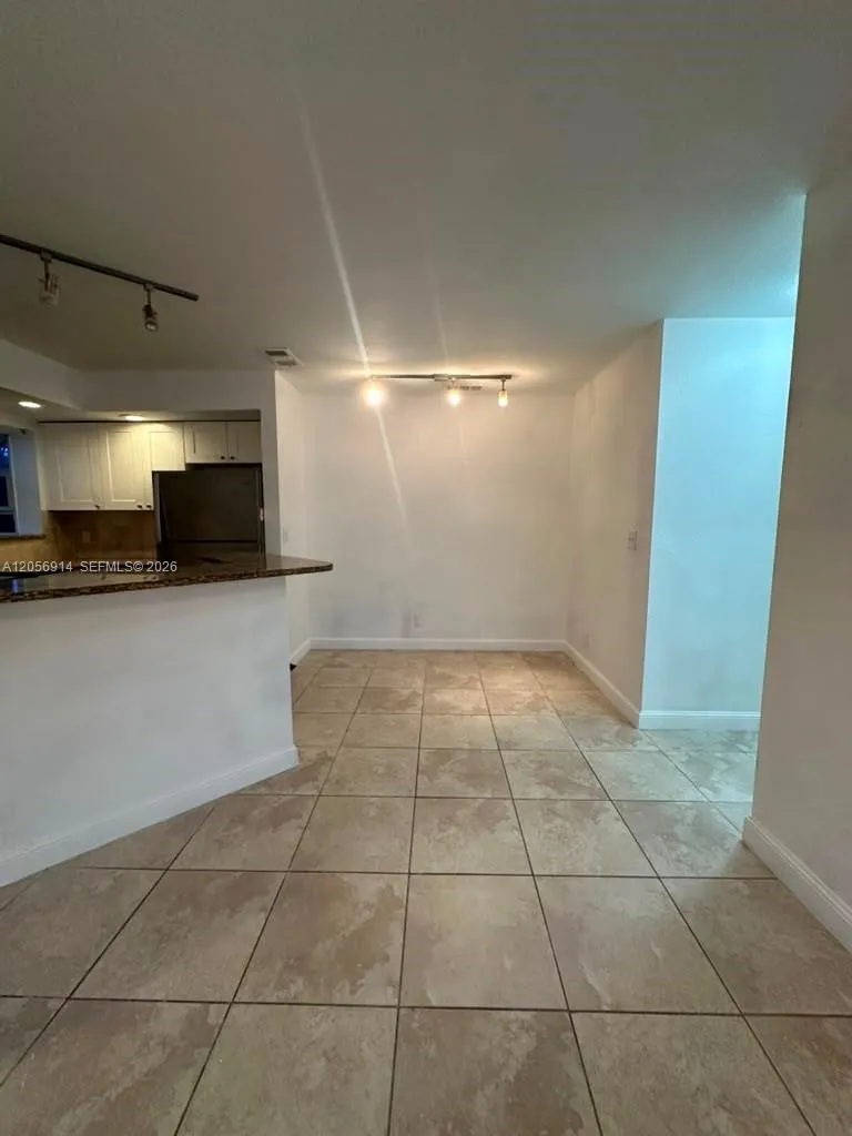 3330 Pinewalk Dr N #1611 Margate, FL 33063