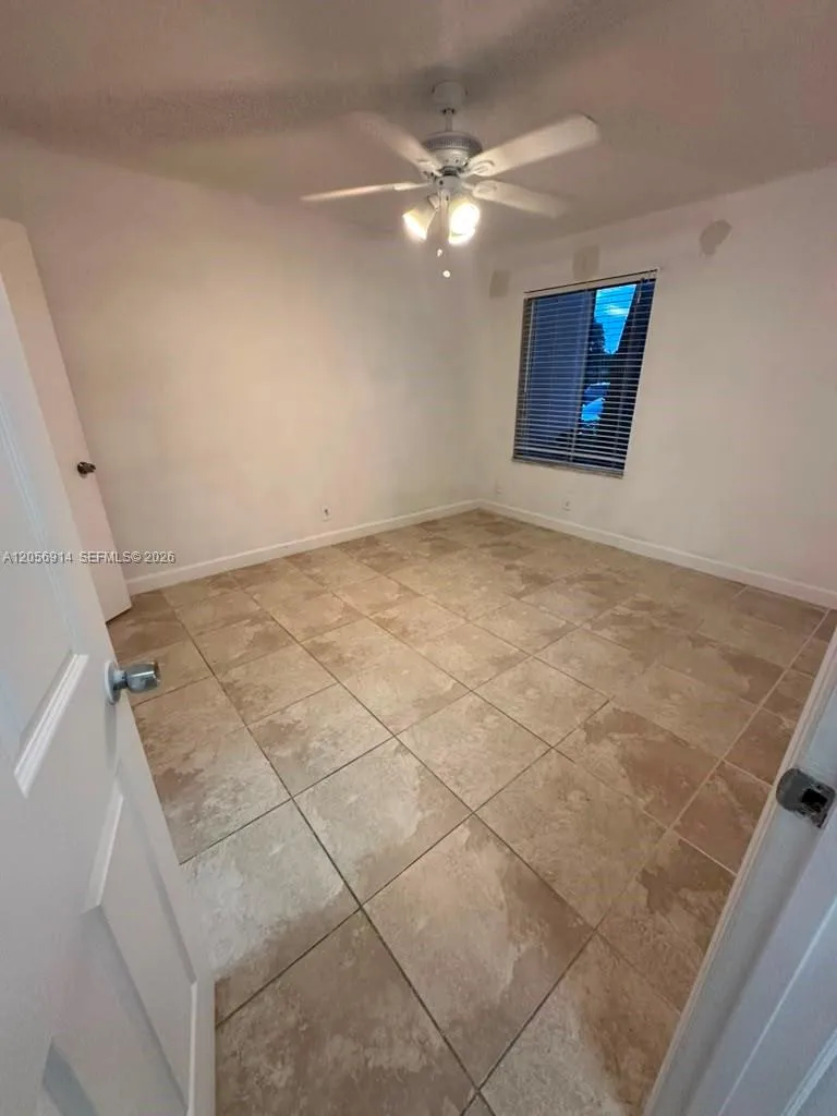 3330 Pinewalk Dr N #1611 Margate, FL 33063