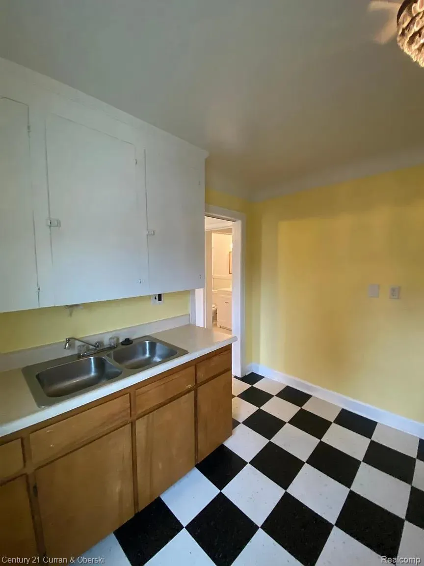 767 Riverbank #1 Street Wyandotte City, MI 48192