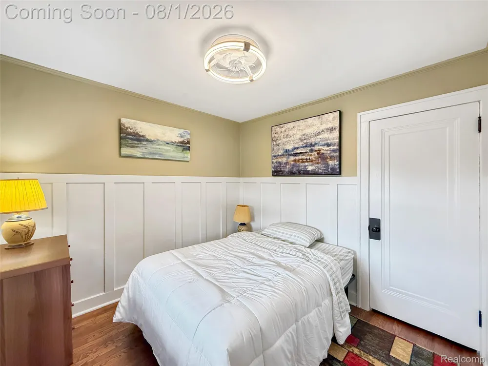 24520 Schroeder Avenue Eastpointe City, MI 48021