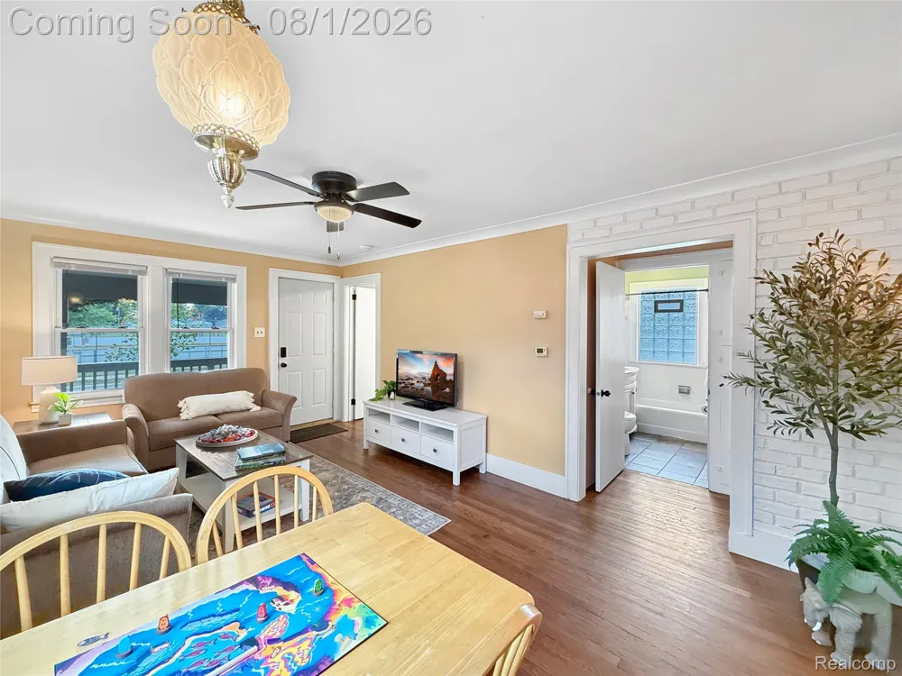 24520 Schroeder Avenue Eastpointe City, MI 48021