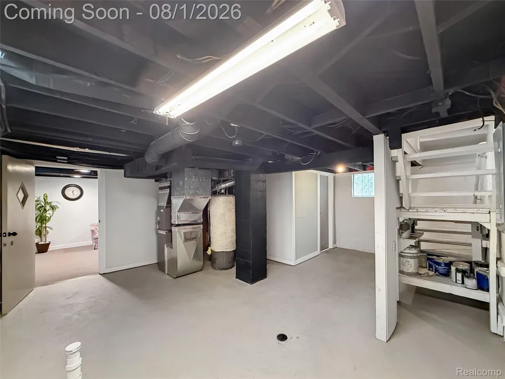 24520 Schroeder Avenue Eastpointe City, MI 48021