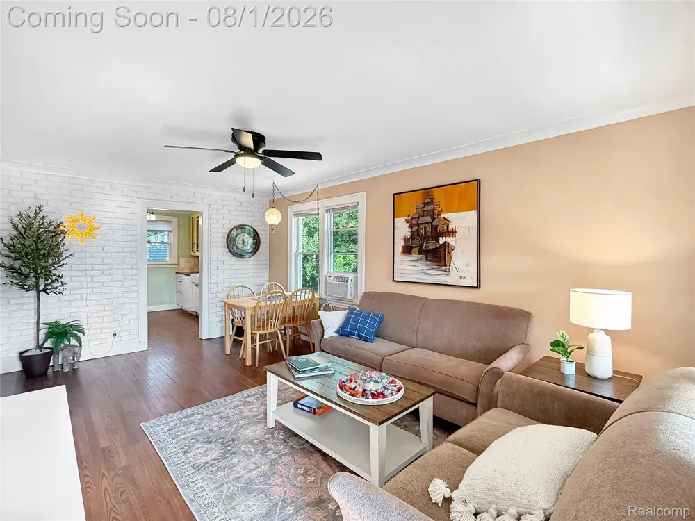 24520 Schroeder Avenue Eastpointe City, MI 48021