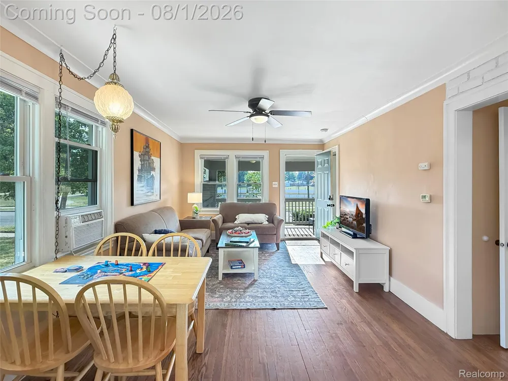 24520 Schroeder Avenue Eastpointe City, MI 48021
