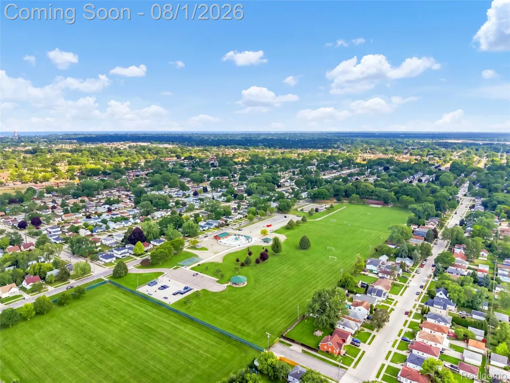 24520 Schroeder Avenue Eastpointe City, MI 48021