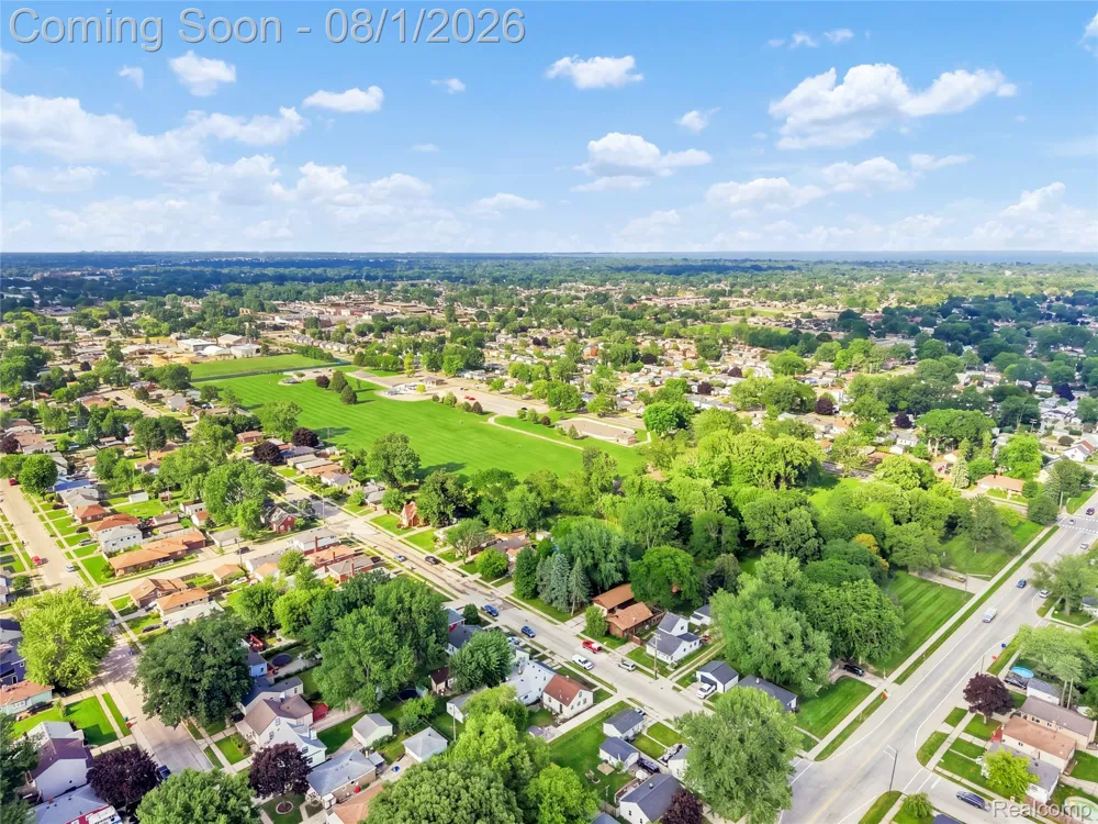 24520 Schroeder Avenue Eastpointe City, MI 48021