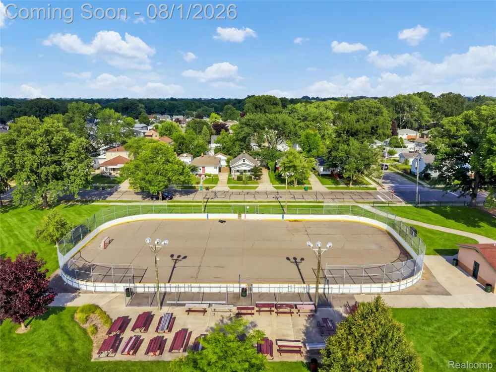 24520 Schroeder Avenue Eastpointe City, MI 48021