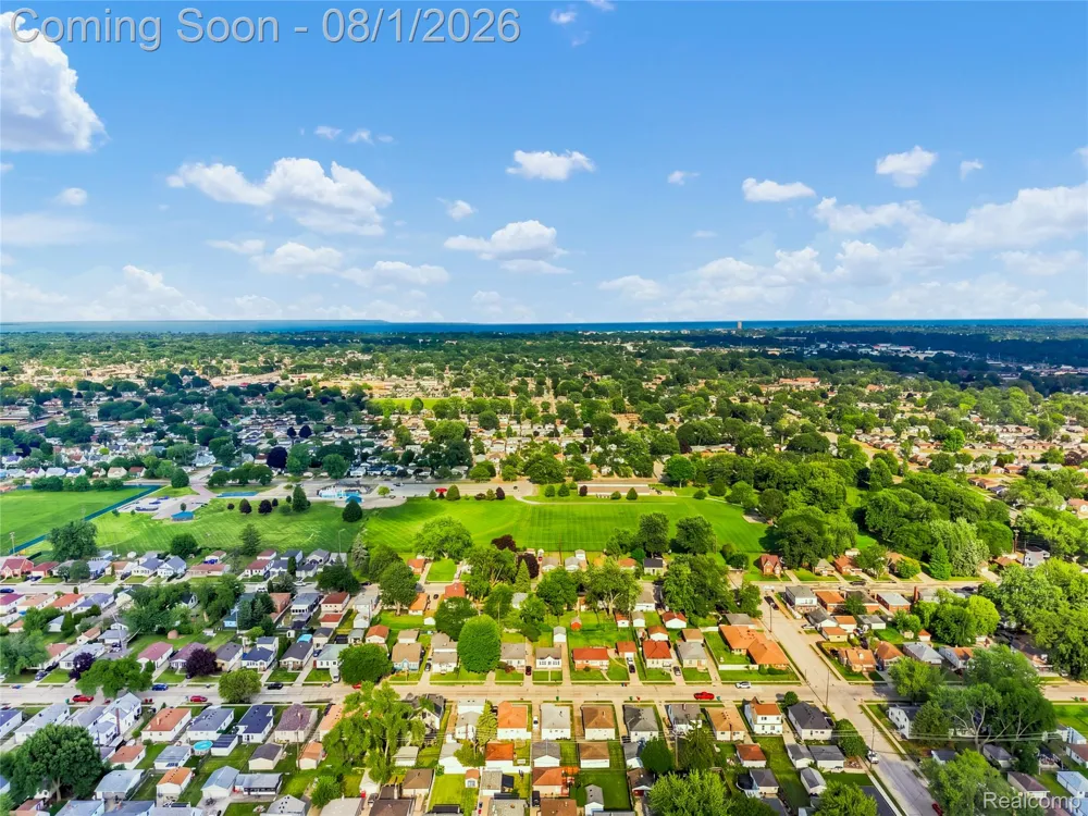 24520 Schroeder Avenue Eastpointe City, MI 48021