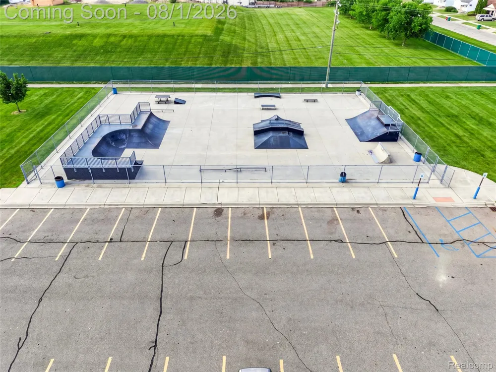 24520 Schroeder Avenue Eastpointe City, MI 48021