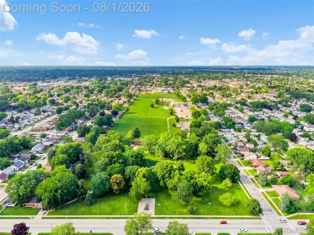 24520 Schroeder Avenue Eastpointe City, MI 48021