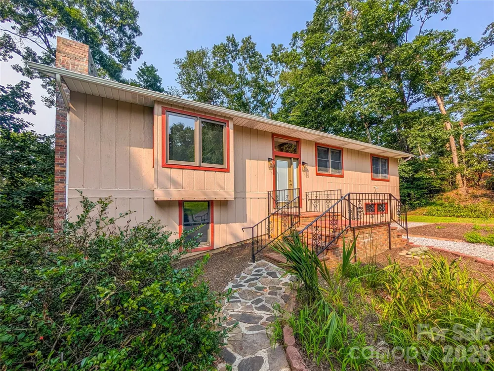 328 Wooded Valley Lane Burnsville, NC 28714