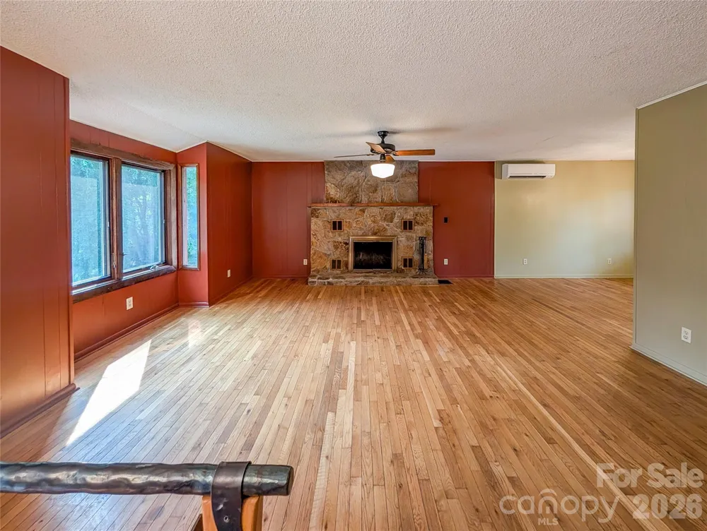 328 Wooded Valley Lane Burnsville, NC 28714