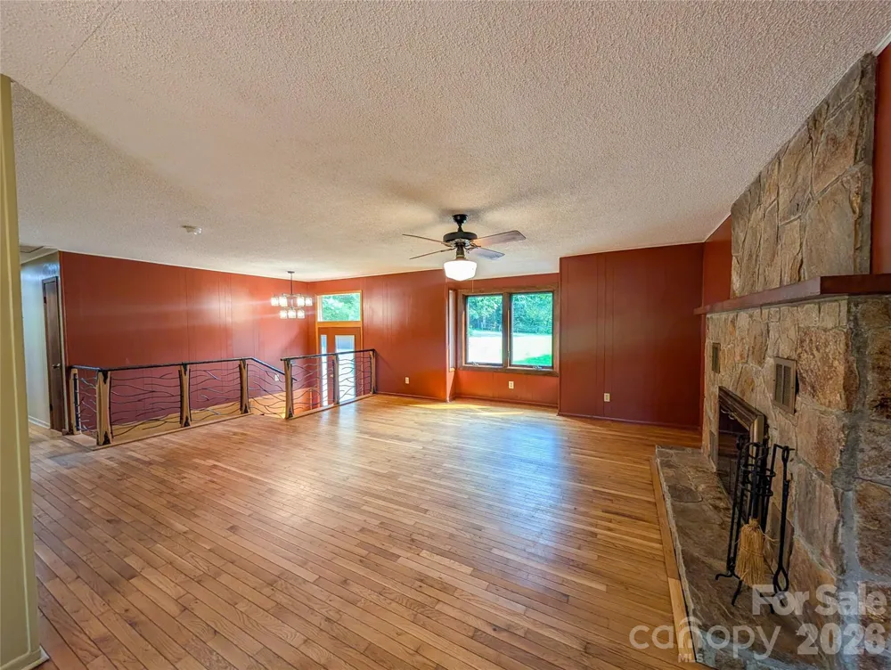 328 Wooded Valley Lane Burnsville, NC 28714