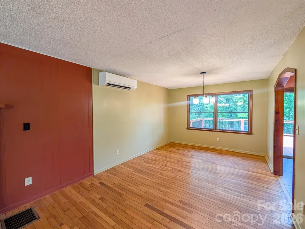 328 Wooded Valley Lane Burnsville, NC 28714