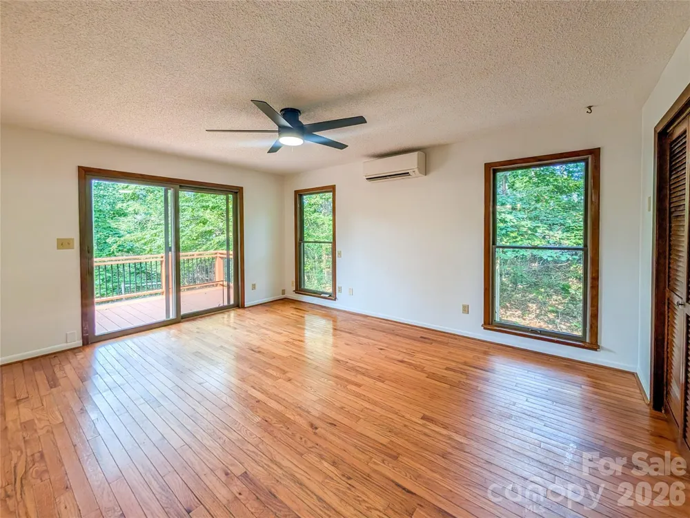 328 Wooded Valley Lane Burnsville, NC 28714