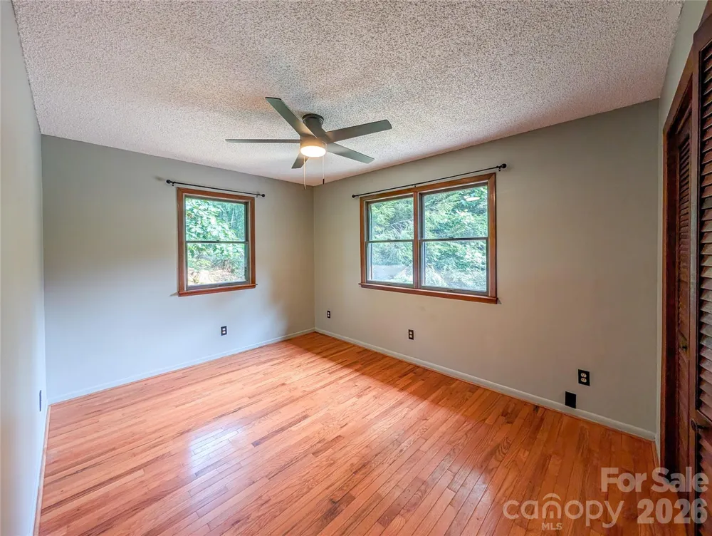 328 Wooded Valley Lane Burnsville, NC 28714