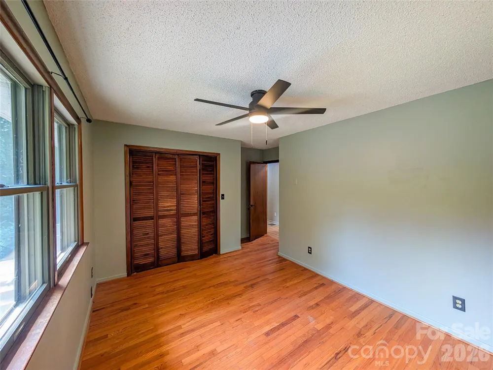 328 Wooded Valley Lane Burnsville, NC 28714