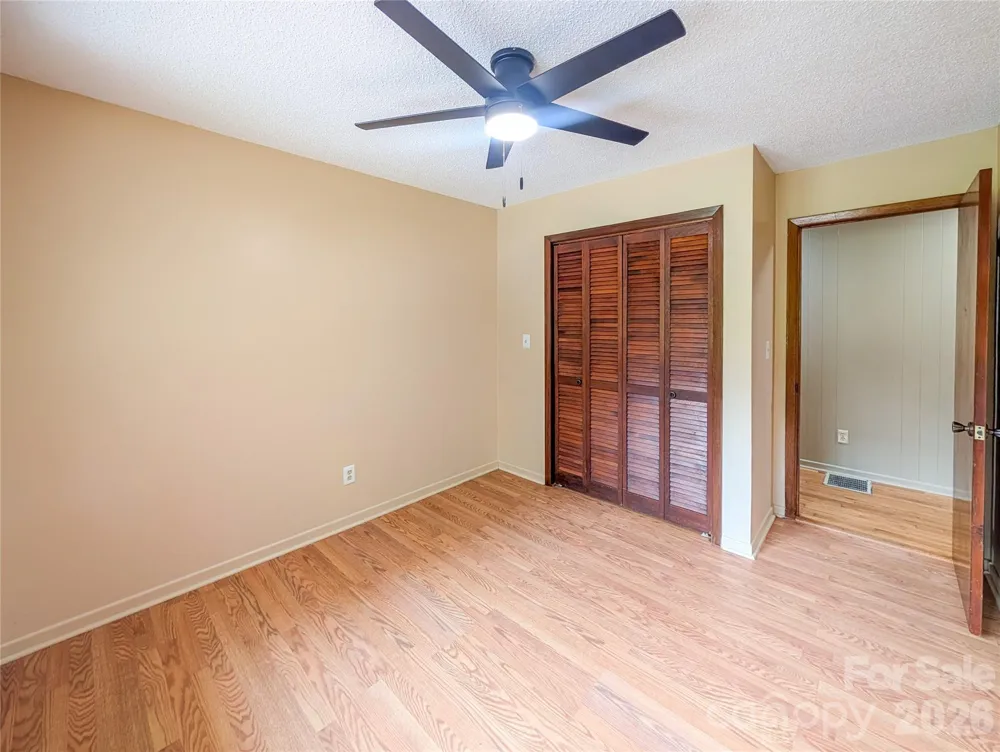 328 Wooded Valley Lane Burnsville, NC 28714