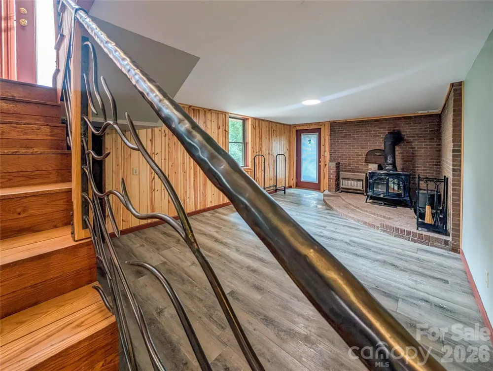 328 Wooded Valley Lane Burnsville, NC 28714