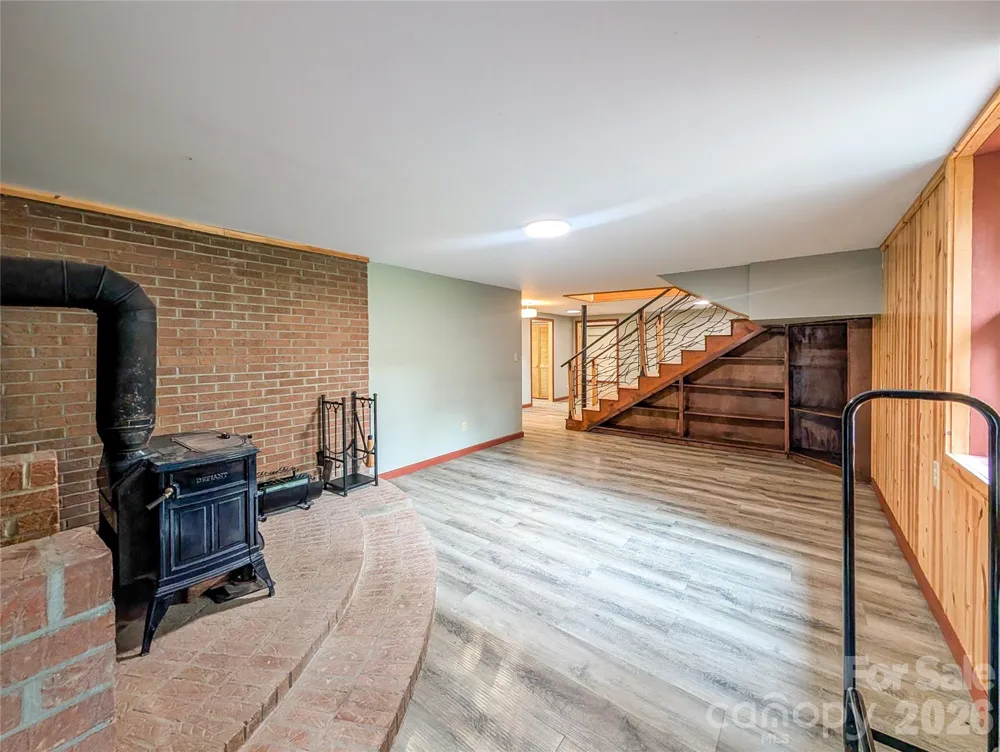 328 Wooded Valley Lane Burnsville, NC 28714